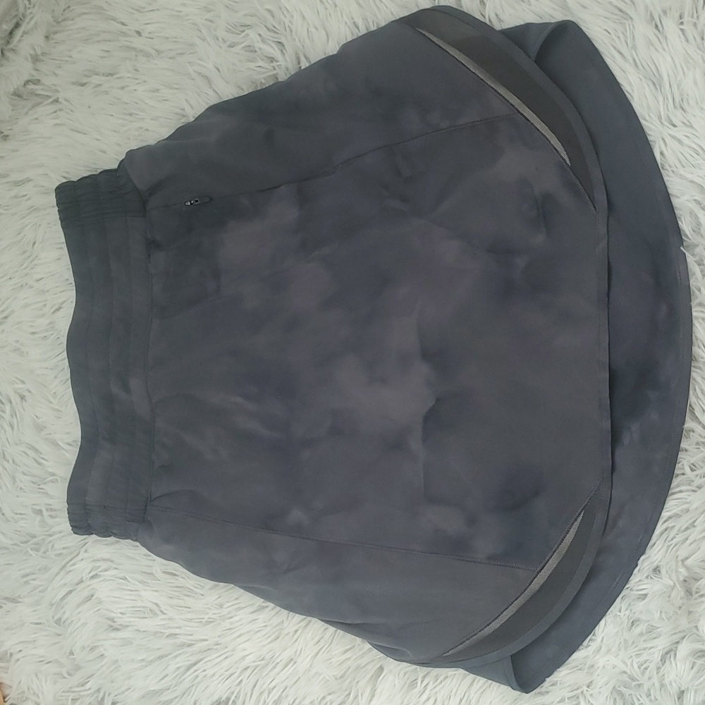 Slate grey Lululemon size 2 hotty hot skirt.